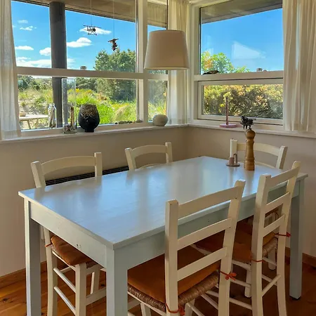 Hébergement de vacances Architect-designed By *